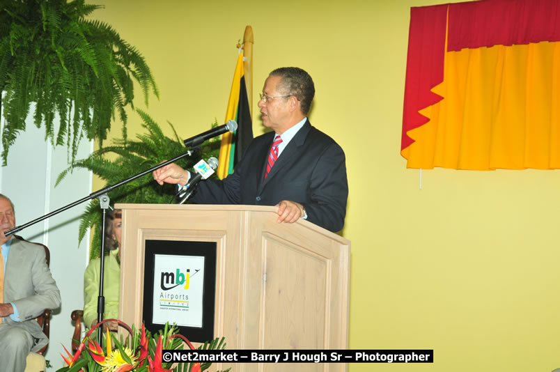 The Unveiling Of The Commemorative Plaque By The Honourable Prime Minister, Orette Bruce Golding, MP, And Their Majesties, King Juan Carlos I And Queen Sofia Of Spain - On Wednesday, February 18, 2009, Marking The Completion Of The Expansion Of Sangster International Airport, Venue at Sangster International Airport, Montego Bay, St James, Jamaica - Wednesday, February 18, 2009 - Photographs by Net2Market.com - Barry J. Hough Sr, Photographer/Photojournalist - Negril Travel Guide, Negril Jamaica WI - http://www.negriltravelguide.com - info@negriltravelguide.com...!
