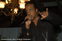 DSC_6372.jpg (37,018 bytes)