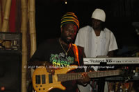 DSC_1030.jpg (69,593 bytes)