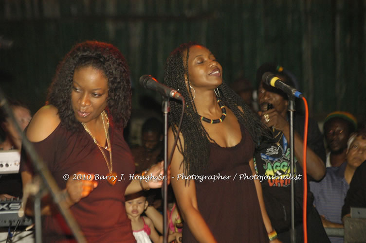 Julian Marley - Grammy Nominee & Son of the Legend Bob Marley - Live in Concert - Also featuring Ras Noble, Power Drill, Iron Head, & Robin Banks - Backing Band Roots Warrior, plus DJ Gemini @ One Love Reggae Concerts Series 09/10 @ Negril Escape Resort & Spa, February 2, 2010, One Love Drive, West End, Negril, Westmoreland, Jamaica W.I. - Photographs by Net2Market.com - Barry J. Hough Sr, Photographer/Photojournalist - The Negril Travel Guide - Negril's and Jamaica's Number One Concert Photography Web Site with over 40,000 Jamaican Concert photographs Published -  Negril Travel Guide, Negril Jamaica WI - http://www.negriltravelguide.com - info@negriltravelguide.com...!