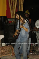 DSC_1143.jpg (79,376 bytes)