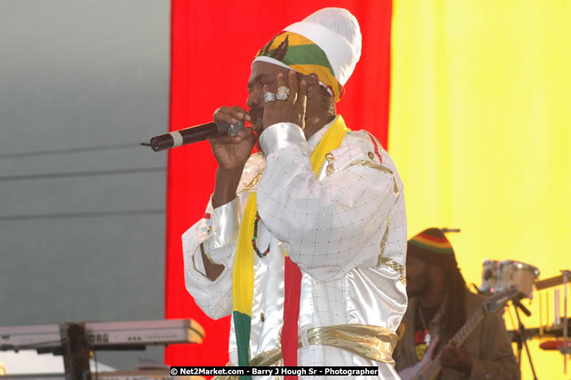 Capleton at Tru-Juice Rebel Salute 2008 - The 15th staging of Tru-Juice Rebel Salute, Saturday, January 12, 2008, Port Kaiser Sports Club, St. Elizabeth, Jamaica W.I. - Photographs by Net2Market.com - Barry J. Hough Sr, Photographer - Negril Travel Guide, Negril Jamaica WI - http://www.negriltravelguide.com - info@negriltravelguide.com...!