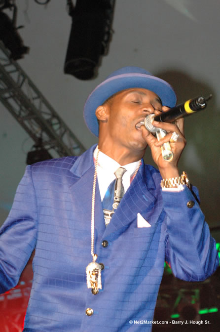 Sanchez - Red Stripe Reggae Sumfest 2005 - International Night - July 22th, 2005 - Negril Travel Guide, Negril Jamaica WI - http://www.negriltravelguide.com - info@negriltravelguide.com...!