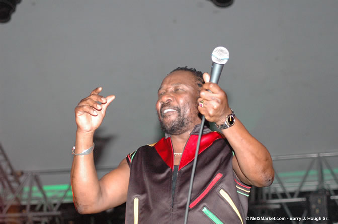 Toots and The Maytails - Red Stripe Reggae Sumfest 2005 - International Night #2 - July 23th, 2005 - Negril Travel Guide, Negril Jamaica WI - http://www.negriltravelguide.com - info@negriltravelguide.com...!