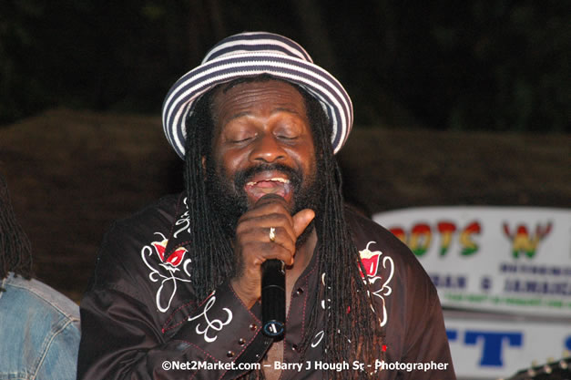 Tarrus Riley, Jimmy Riley, and Dwayne Stephensen - Money Cologne Promotions in association with "British Link Up" presents Summer Jam featuring She's Royal Tarrus Riley & Jimmy Riley - Plus Ras Slick, Sham Dawg, and Whiskey Bagio @ Roots Bamboo, Norman Manley Boulevard, Negril, Jamaica W.I. - Backed up Dean Fraser & The Hurricanne Band - MC Barry G and Rev. BB - July 25, 2007 - Negril Travel Guide.com, Negril Jamaica WI - http://www.negriltravelguide.com - info@negriltravelguide.com...!