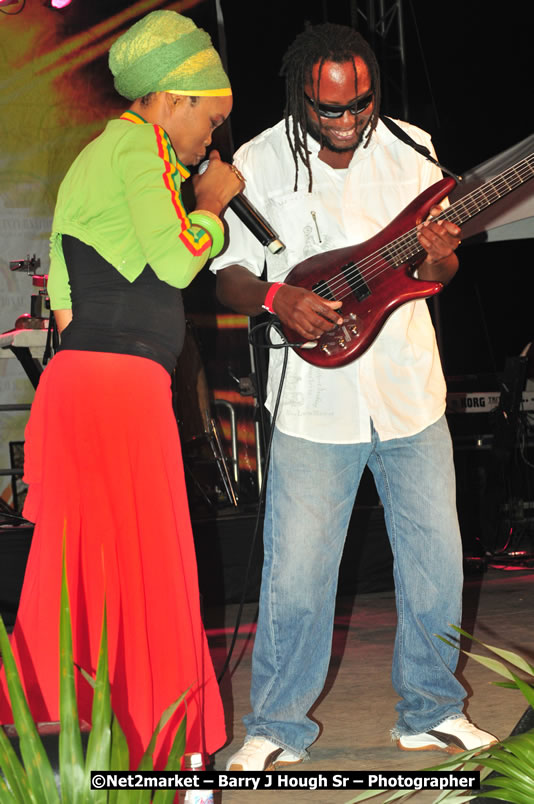 Queen Ifrica @ Unite The People An International Reggae Fest, Featuring: Beres Hammond, Coco T, Queen Ifrica, Khalil, Cameal Davis, Iley Dread, Rochelle, Geoffrey Star, Ras Penco, Kool DeLoy, Otis Gayle, J.McKay, Tiney Winey, Venue at Norman Manley Boulevard, Negril, Westmoreland, Jamaica - Saturday, April 4, 2009 - Photographs by Net2Market.com - Barry J. Hough Sr, Photographer/Photojournalist - Negril Travel Guide, Negril Jamaica WI - http://www.negriltravelguide.com - info@negriltravelguide.com...!